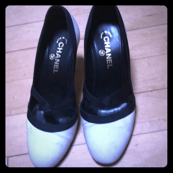 Chanel b/w canvas heels 👠 - Picture 1 of 7